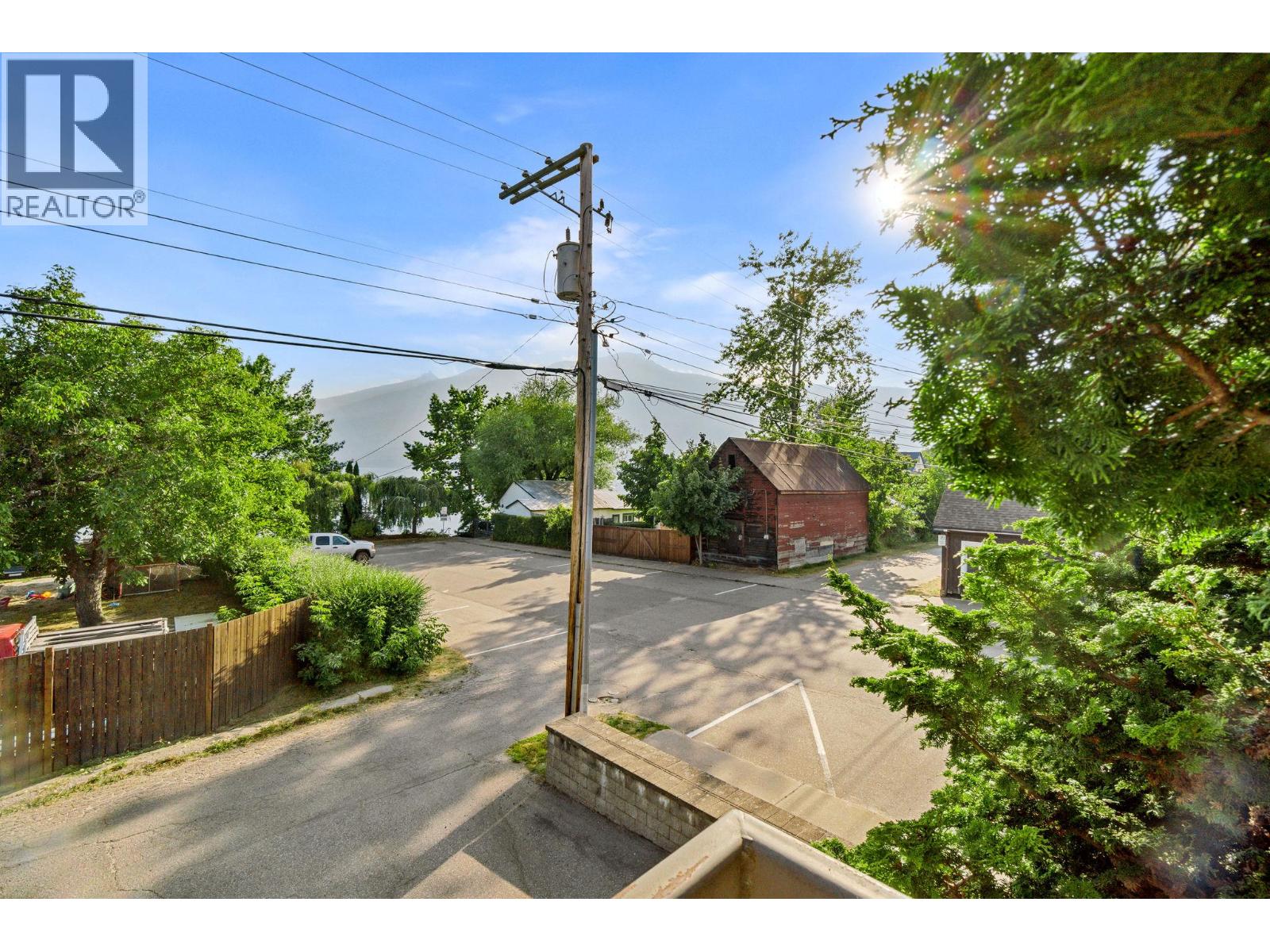 218a Broadway Street W Property Photo 26