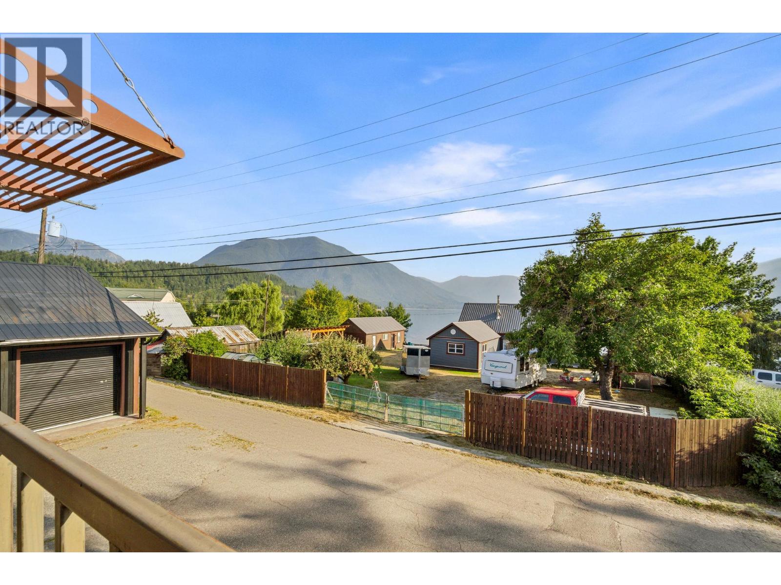 218a Broadway Street W Property Photo 27