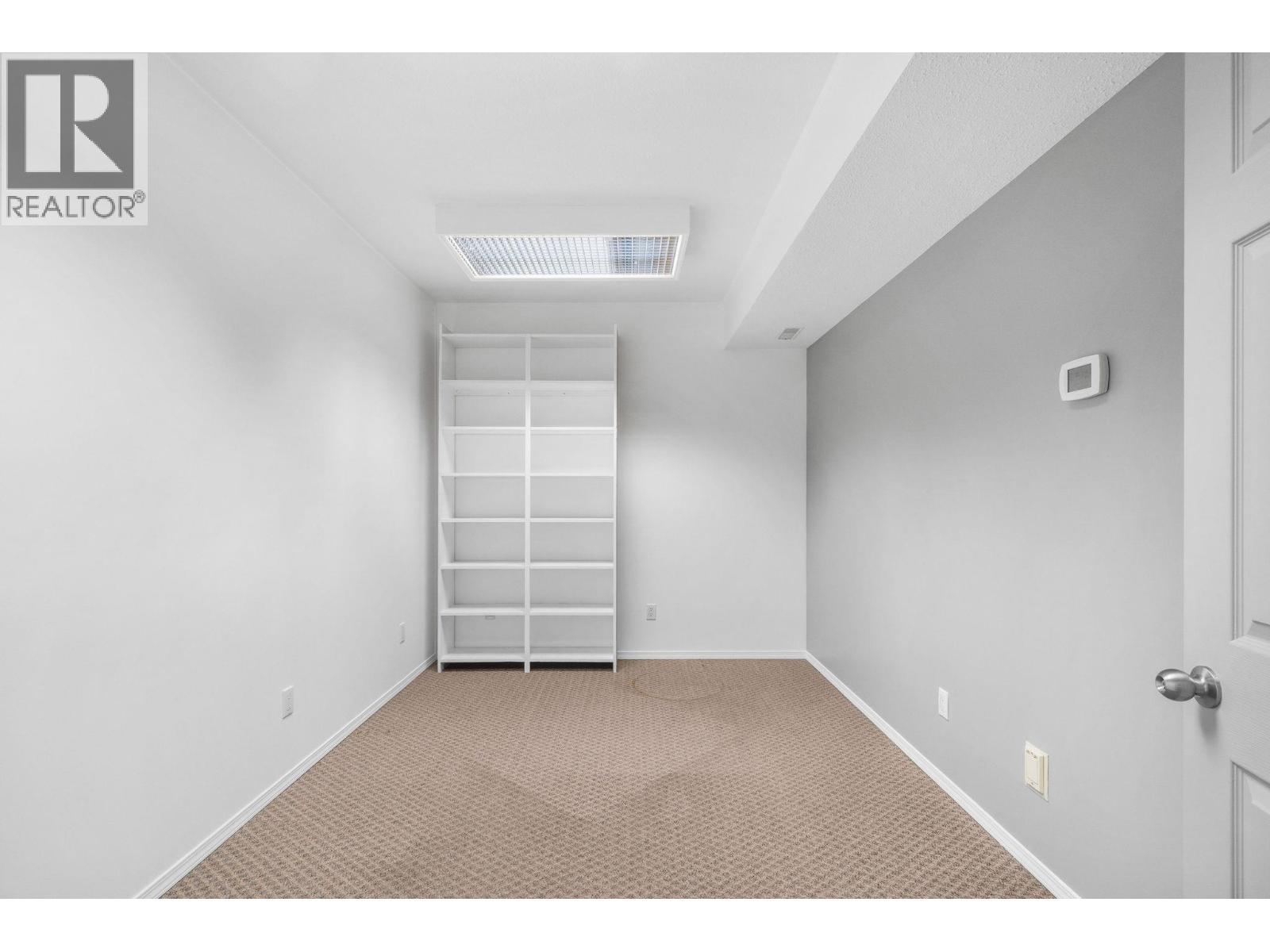 218a Broadway Street W Property Photo 36