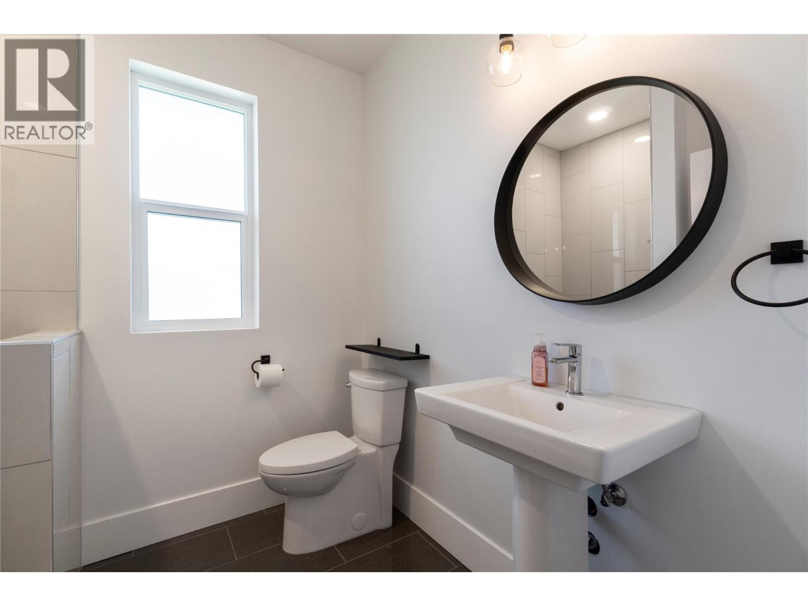 2510 Highlands Drive Property Photo 6