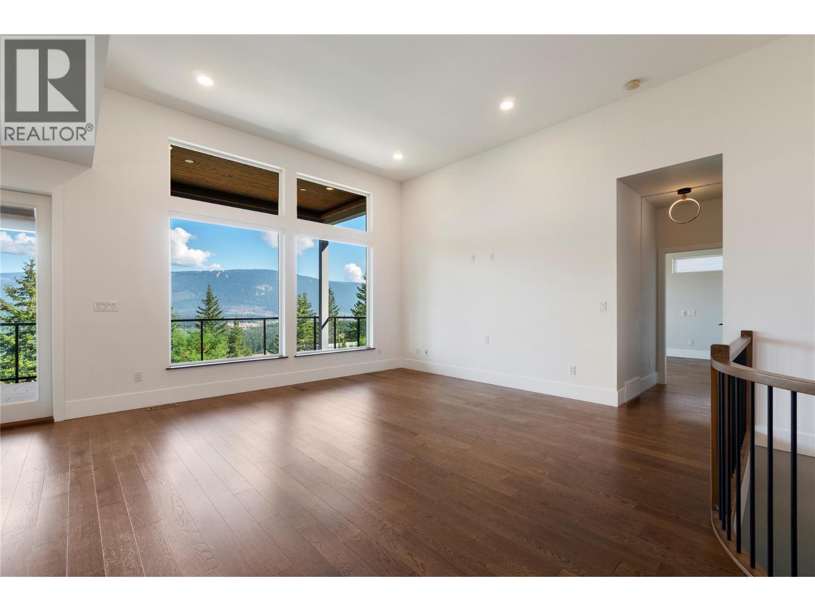2510 Highlands Drive Property Photo 10