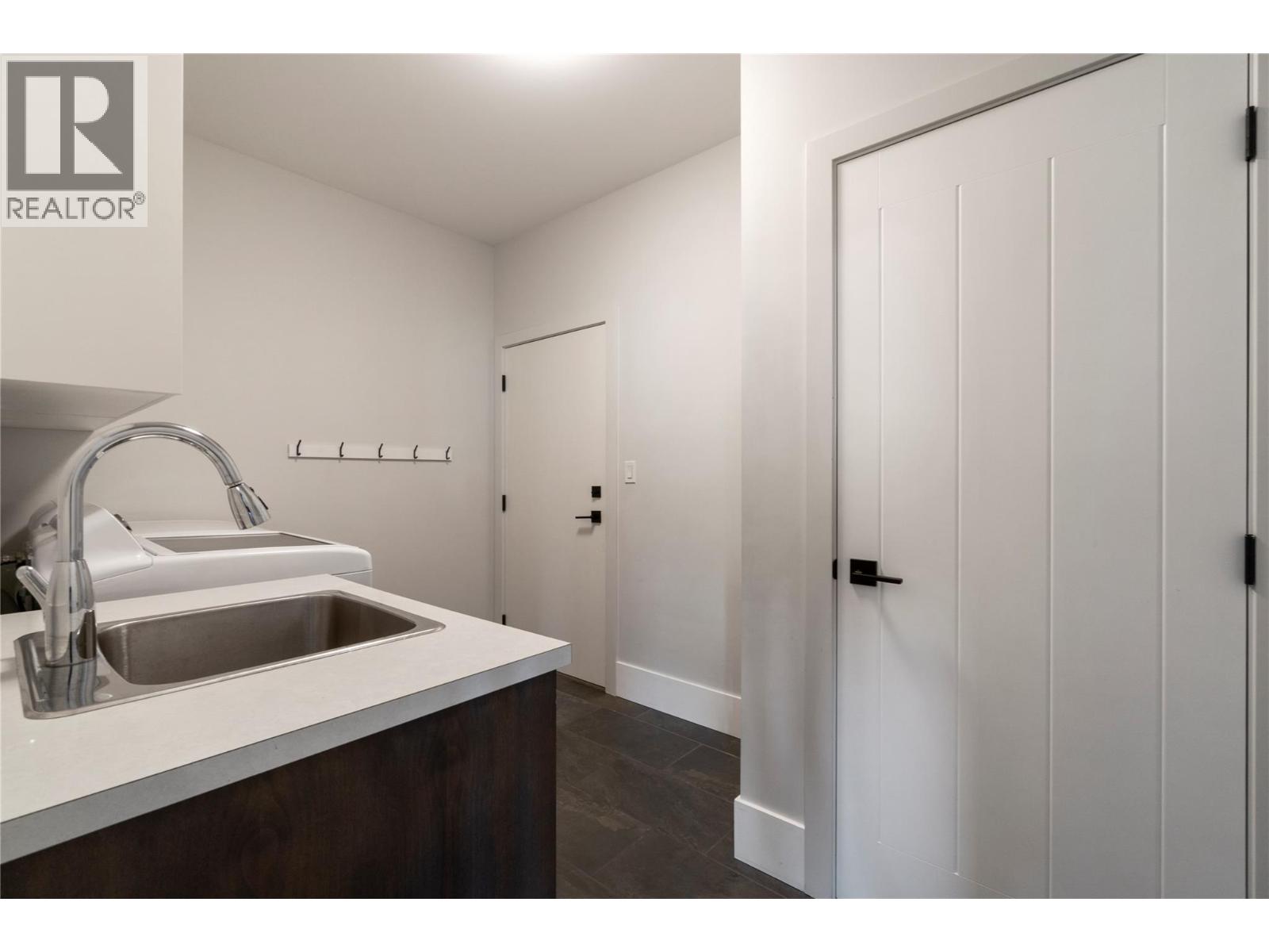 2510 Highlands Drive Property Photo 23