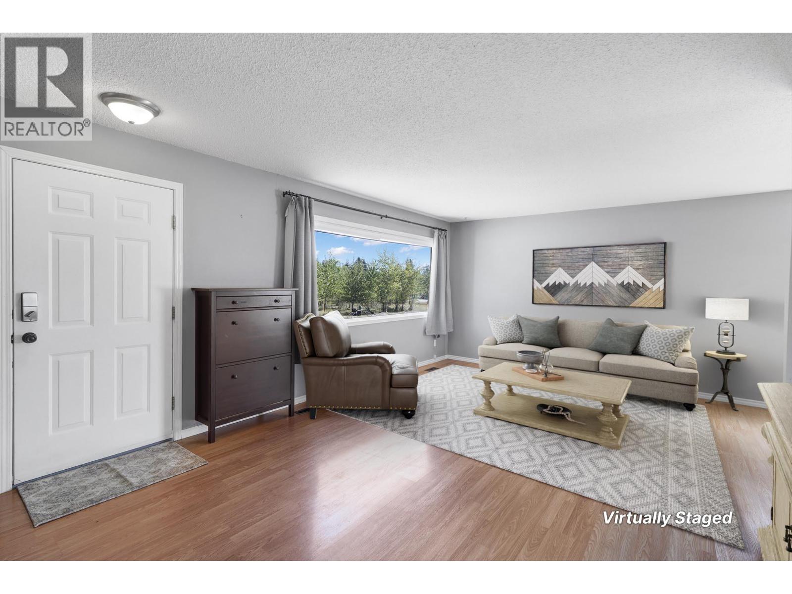 540 4 Avenue Property Photo 6
