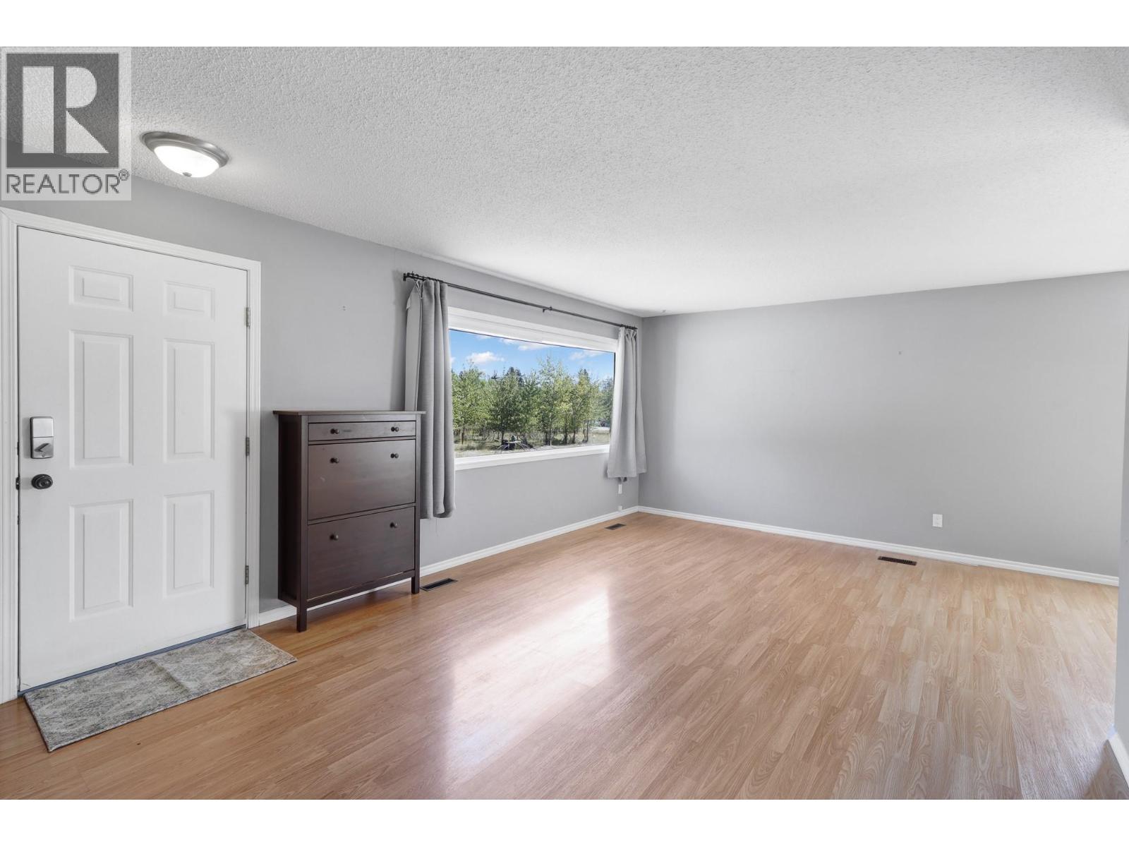 540 4 Avenue Property Photo 7