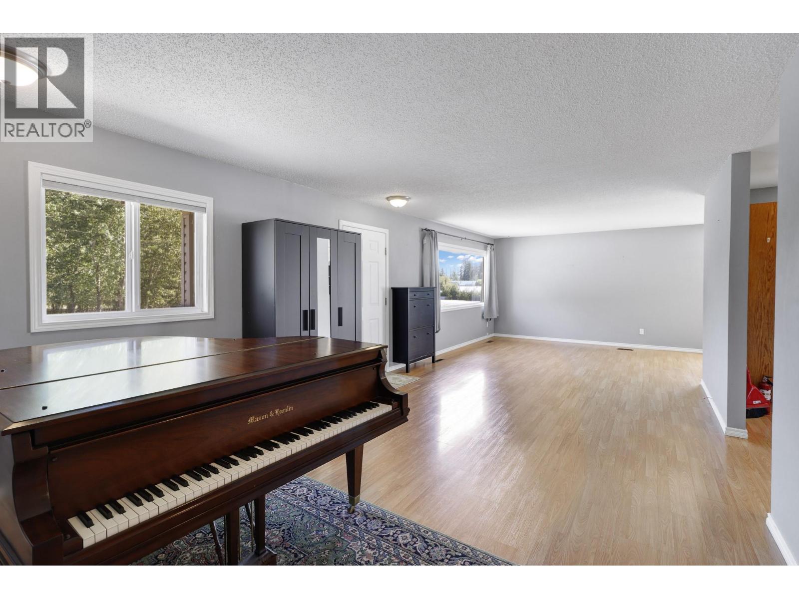 540 4 Avenue Property Photo 10