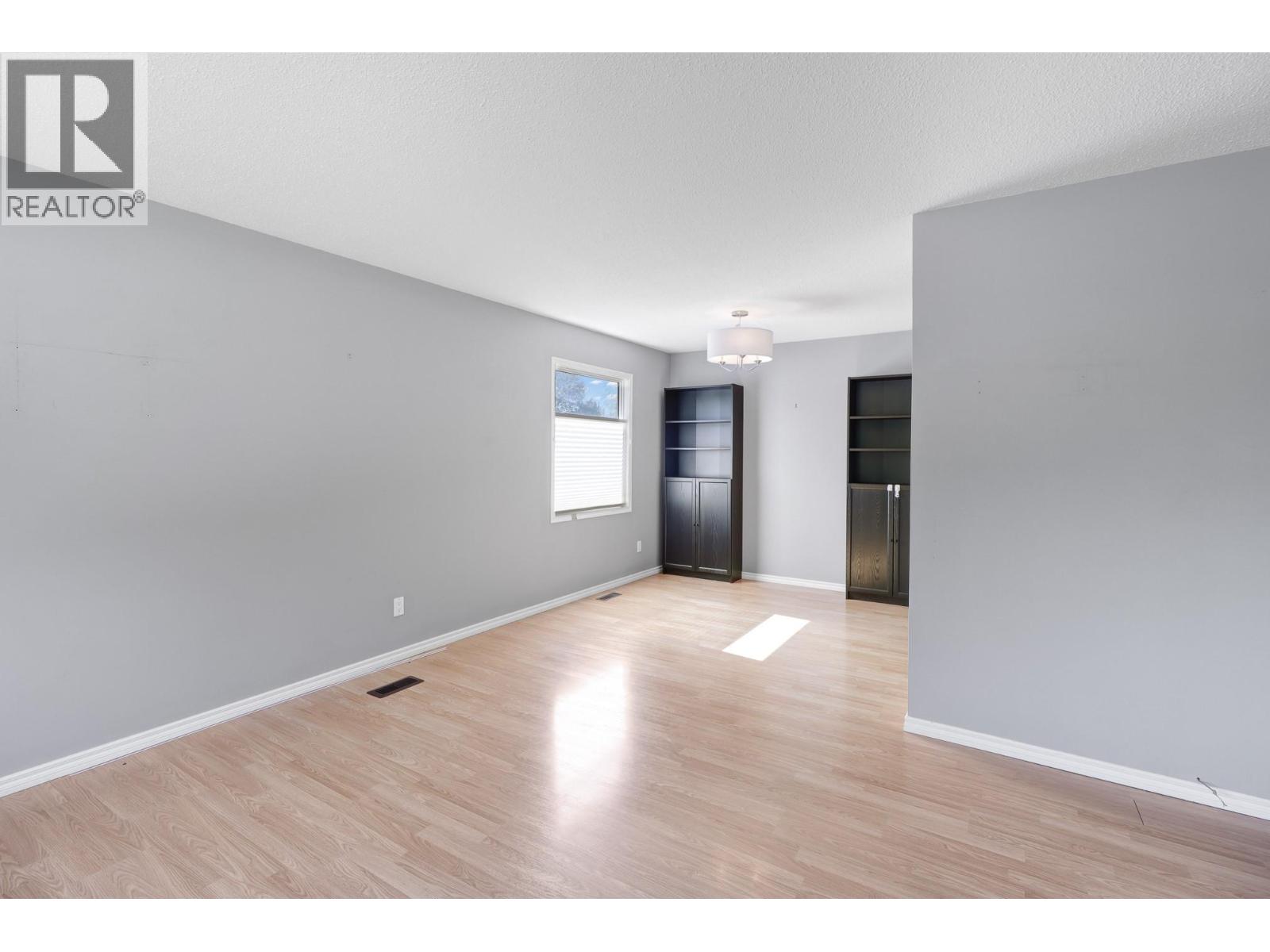 540 4 Avenue Property Photo 12