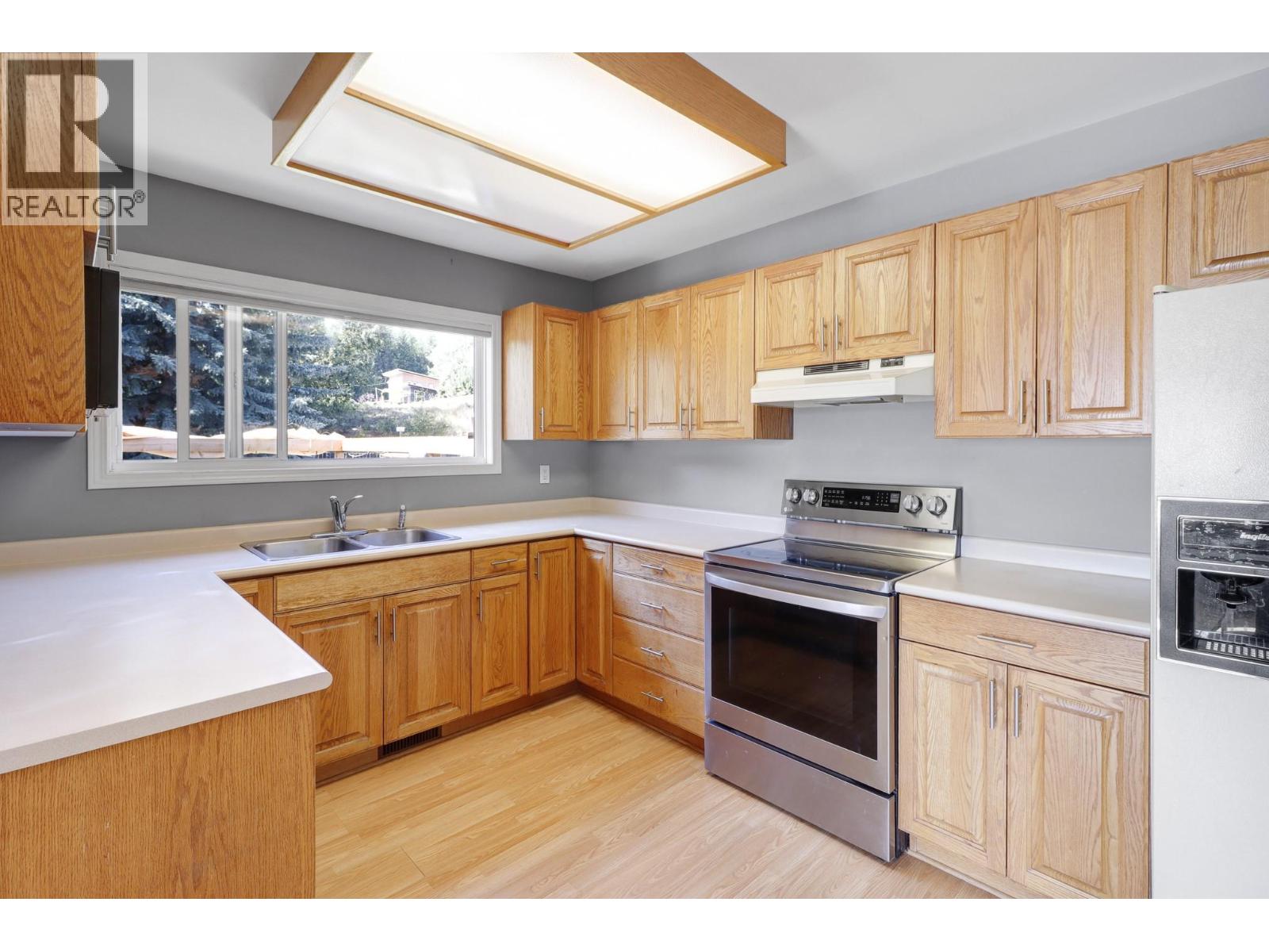 540 4 Avenue Property Photo 19