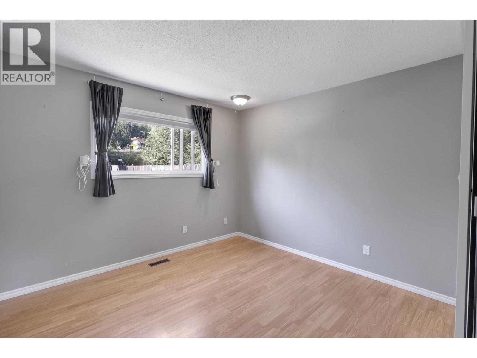 540 4 Avenue Property Photo 24