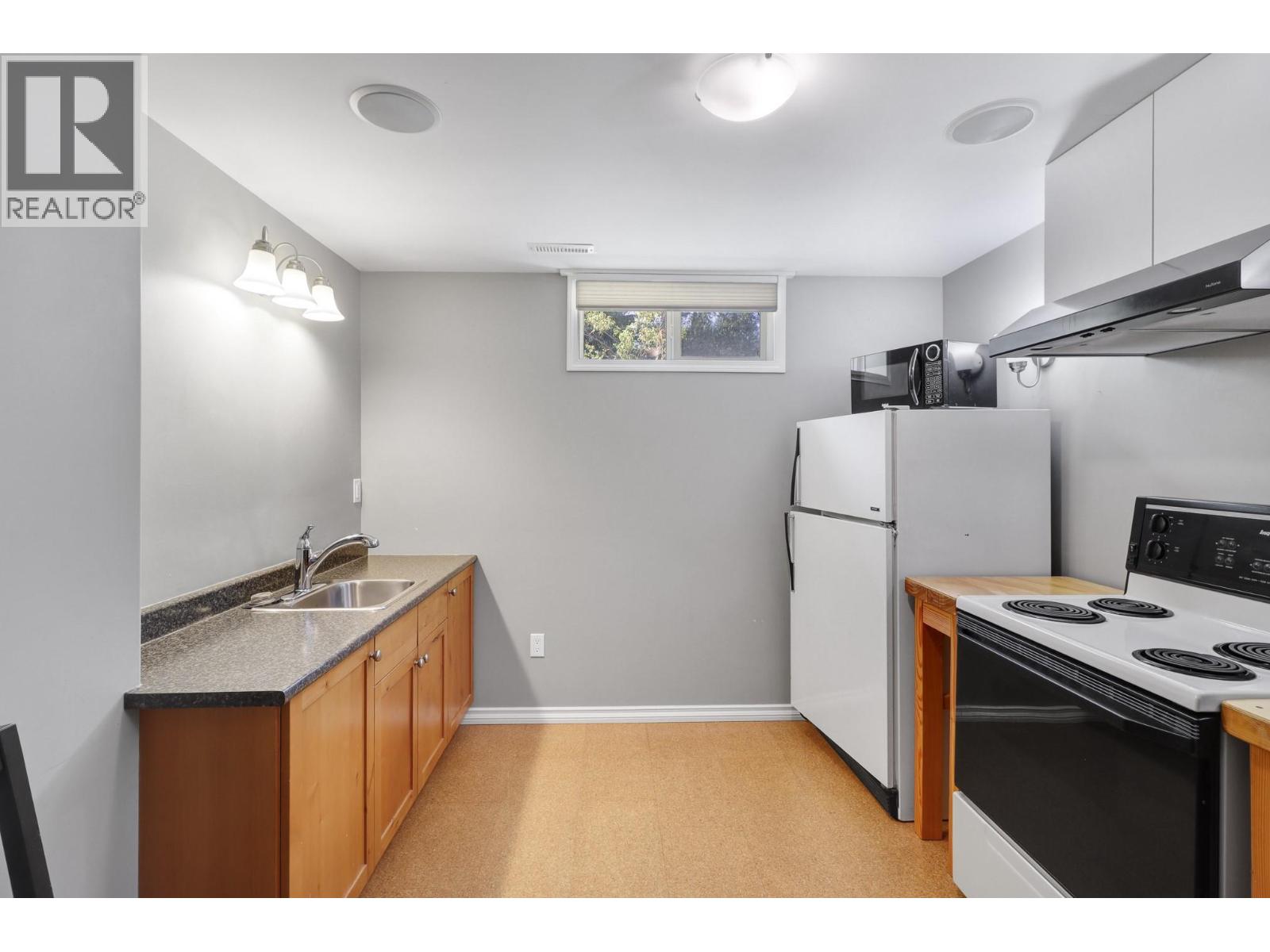 540 4 Avenue Property Photo 38