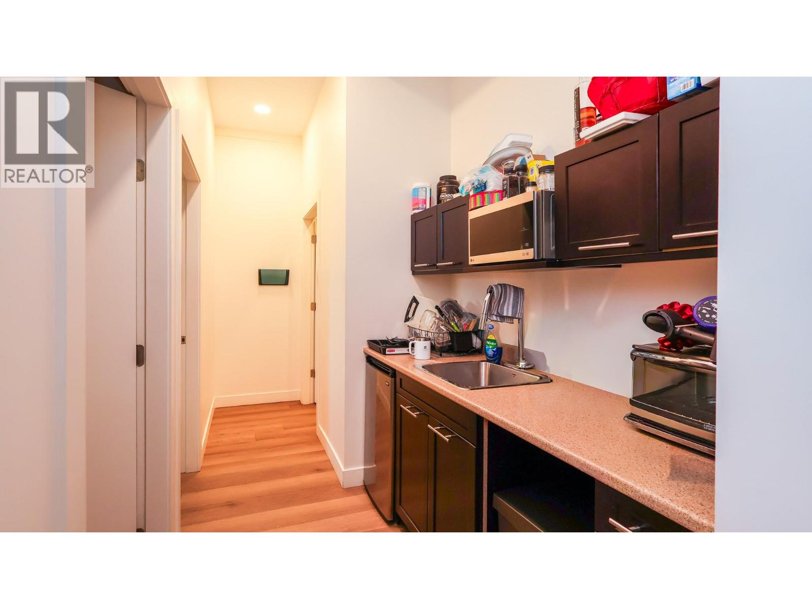470 Neave Court Unit# 104 Property Photo 12