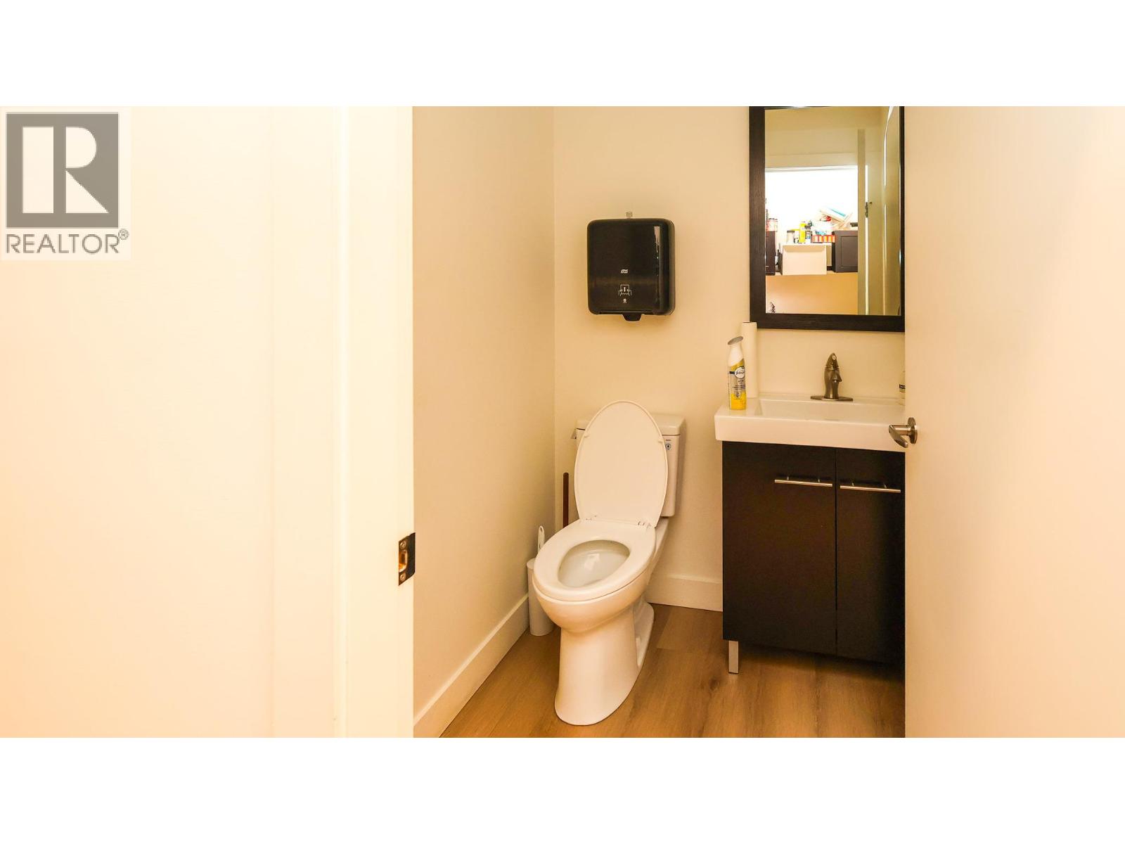 470 Neave Court Unit# 104 Property Photo 13