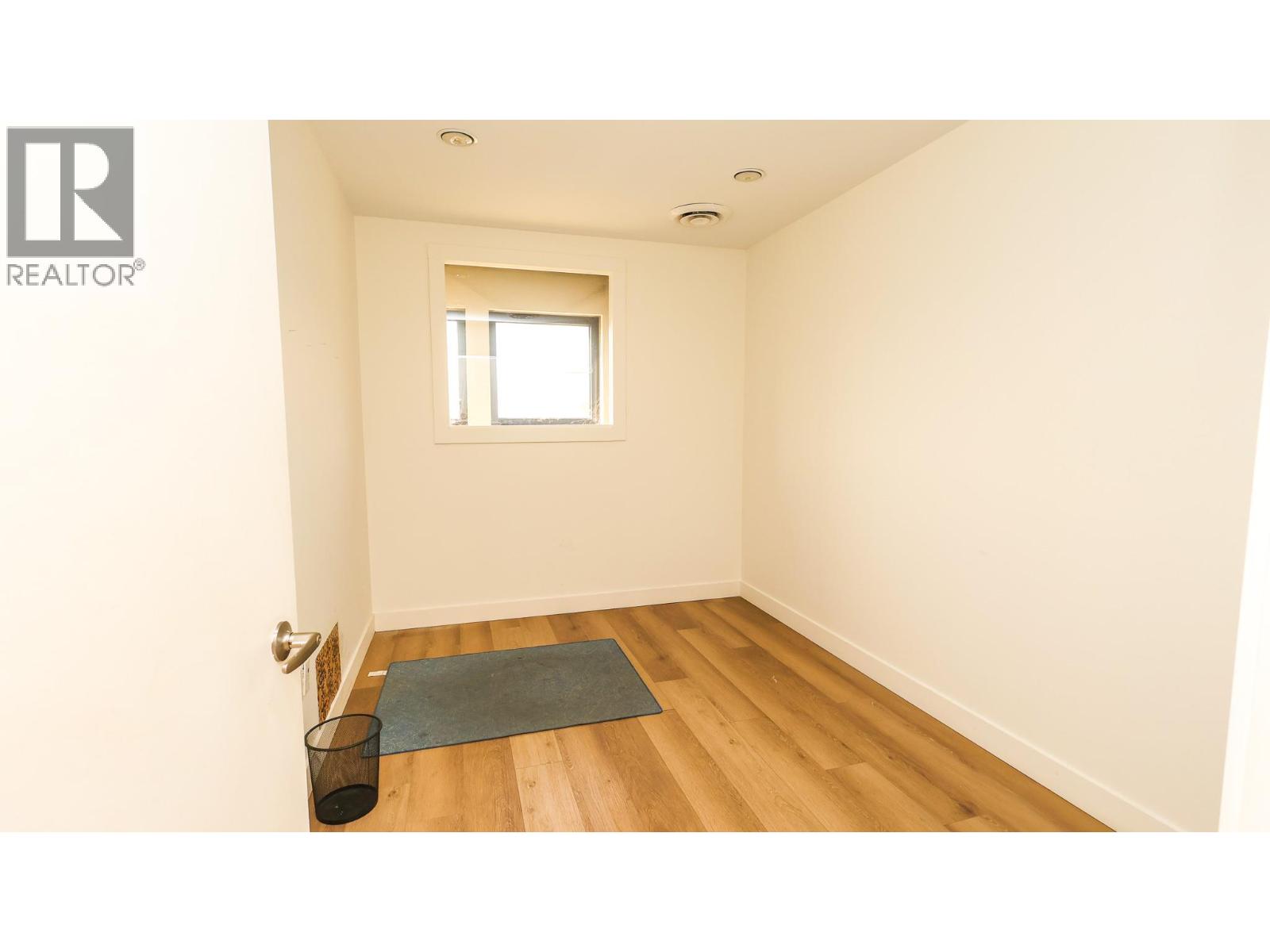 470 Neave Court Unit# 104 Property Photo 14