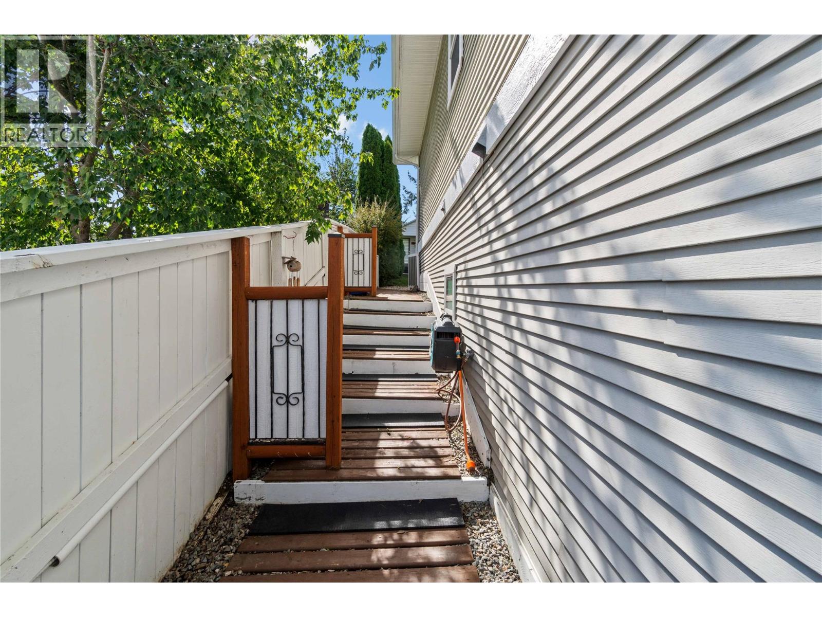 2860 15 Avenue Ne Property Photo 11