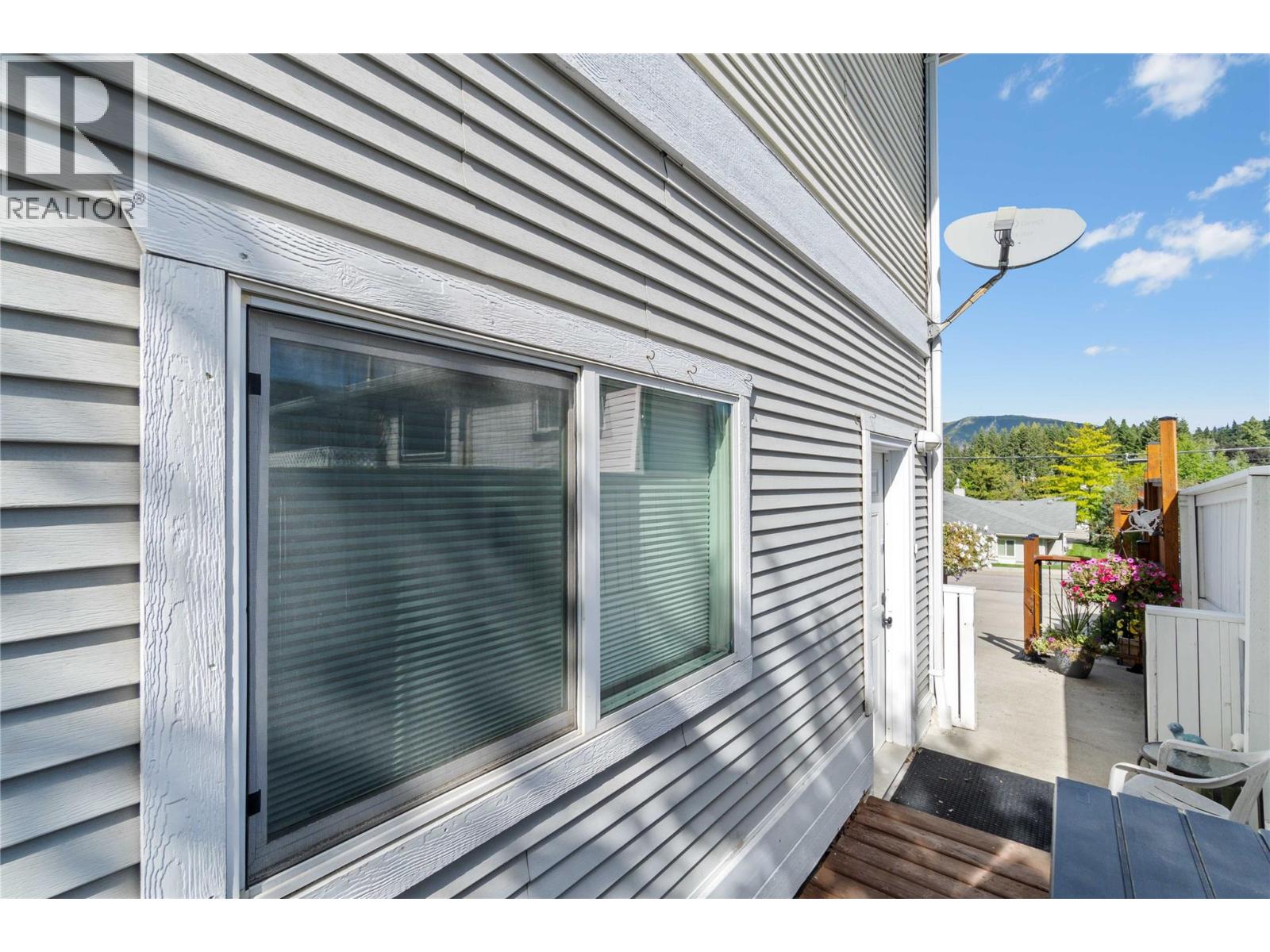 2860 15 Avenue Ne Property Photo 12