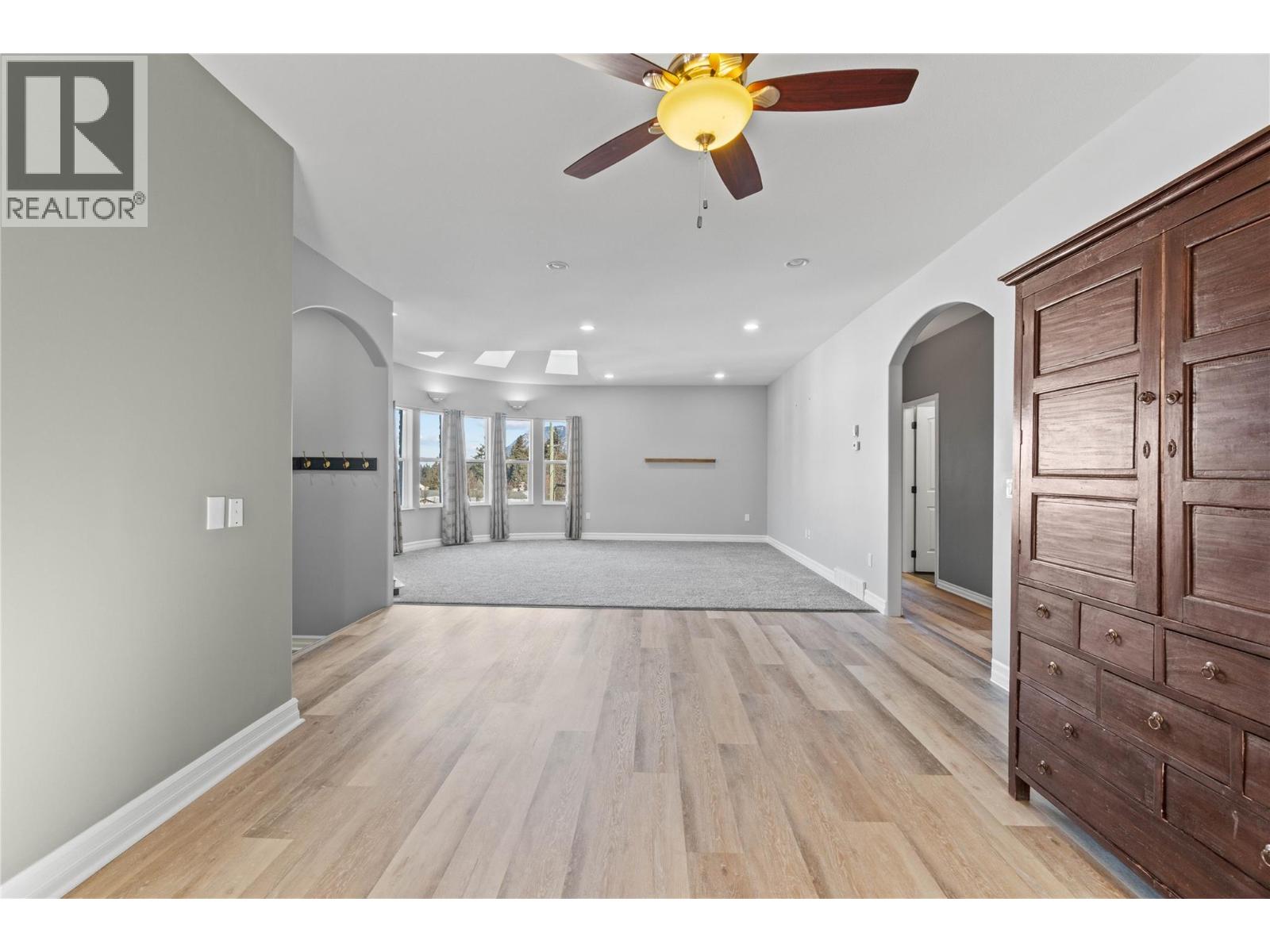 2860 15 Avenue Ne Property Photo 41