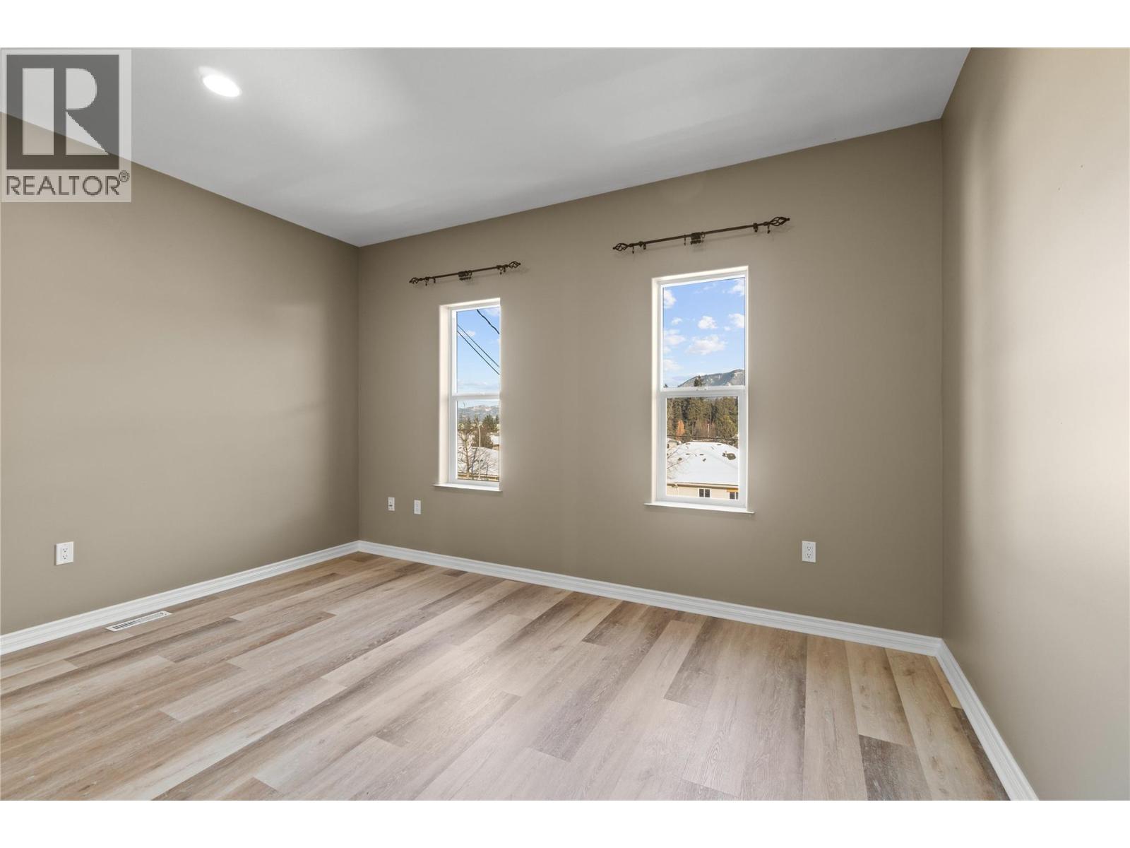 2860 15 Avenue Ne Property Photo 47