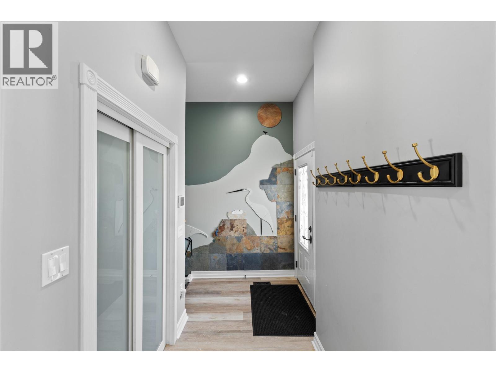 2860 15 Avenue Ne Property Photo 59