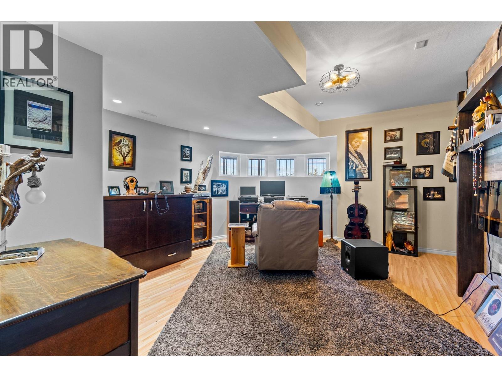 2860 15 Avenue Ne Property Photo 67