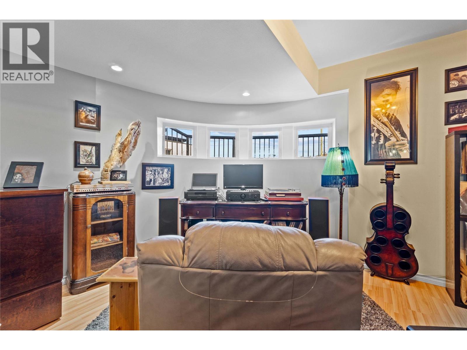 2860 15 Avenue Ne Property Photo 68