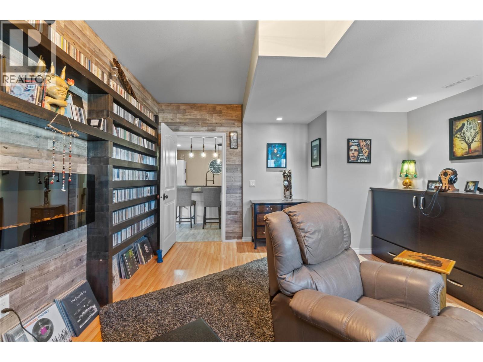 2860 15 Avenue Ne Property Photo 70