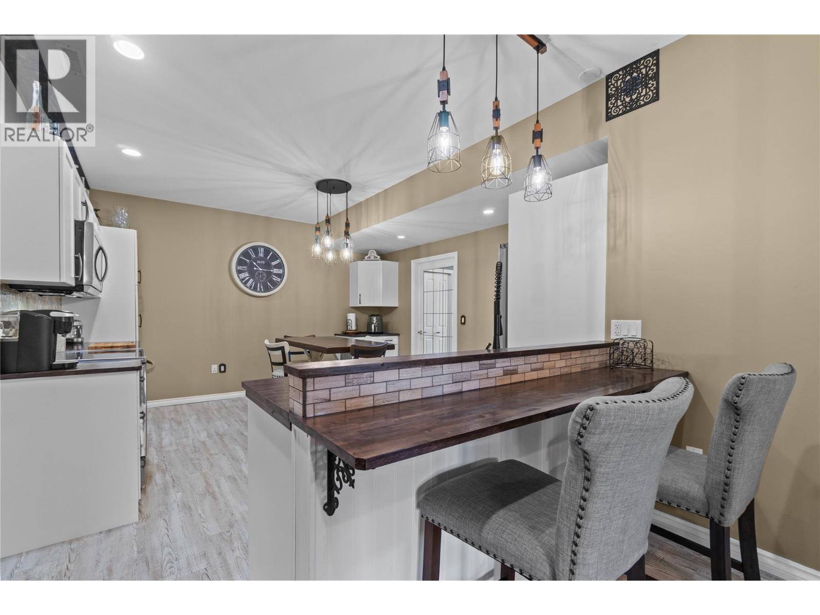 2860 15 Avenue Ne Property Photo 72