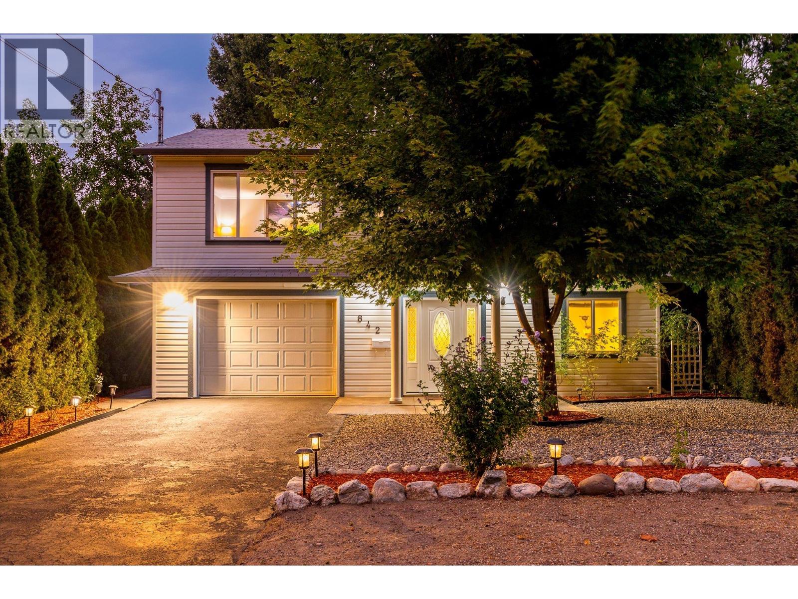 842 Raymer Road Property Photo 3