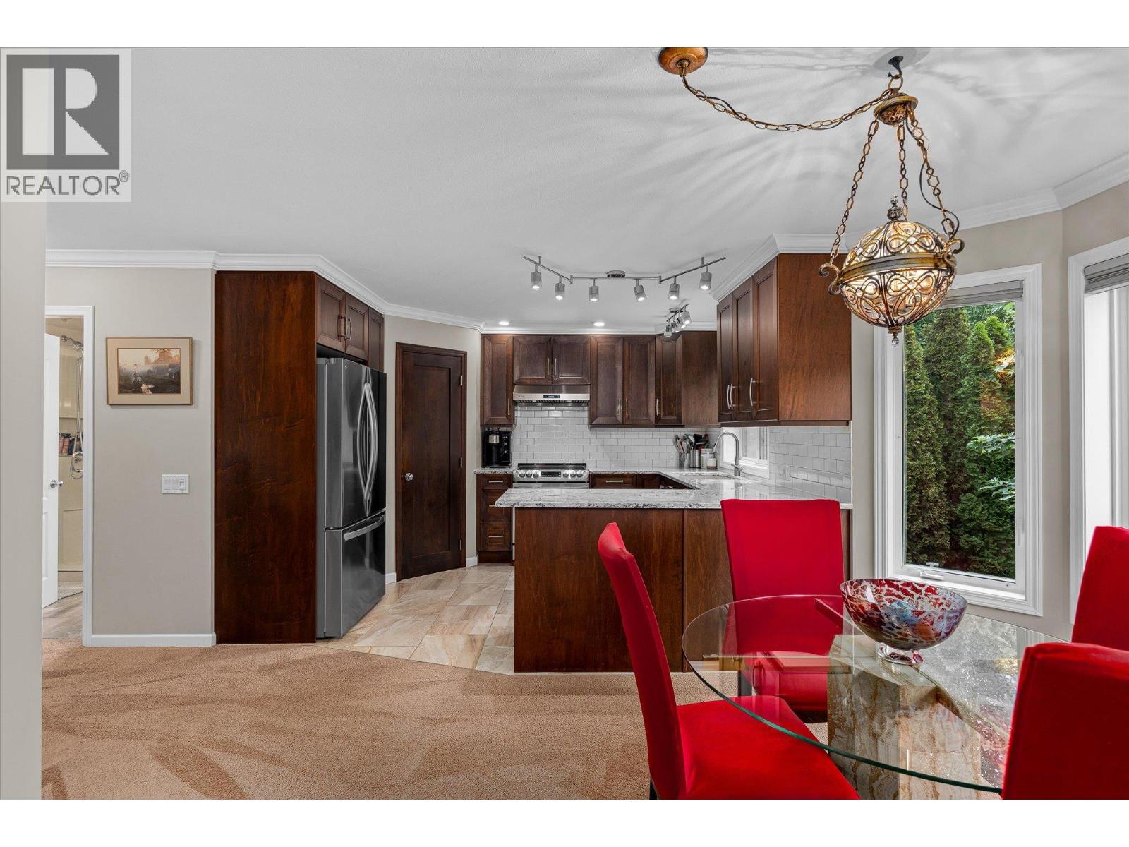 842 Raymer Road Property Photo 17