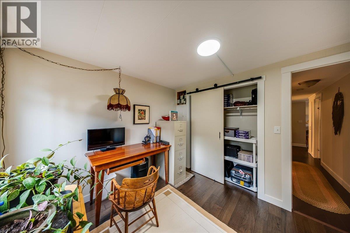 91 Holmes Road Property Photo 24