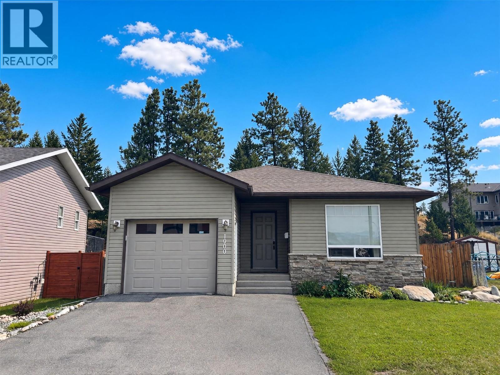 1900 Kelowna Crescent Property Photo 1