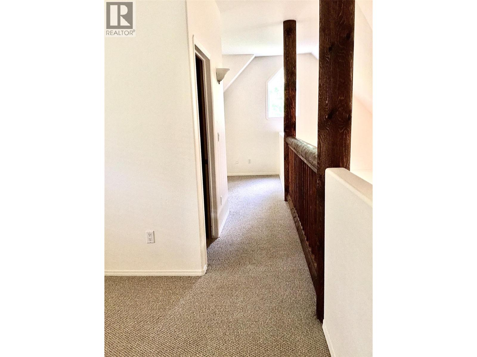 211 Forest Crowne Close Property Photo 11