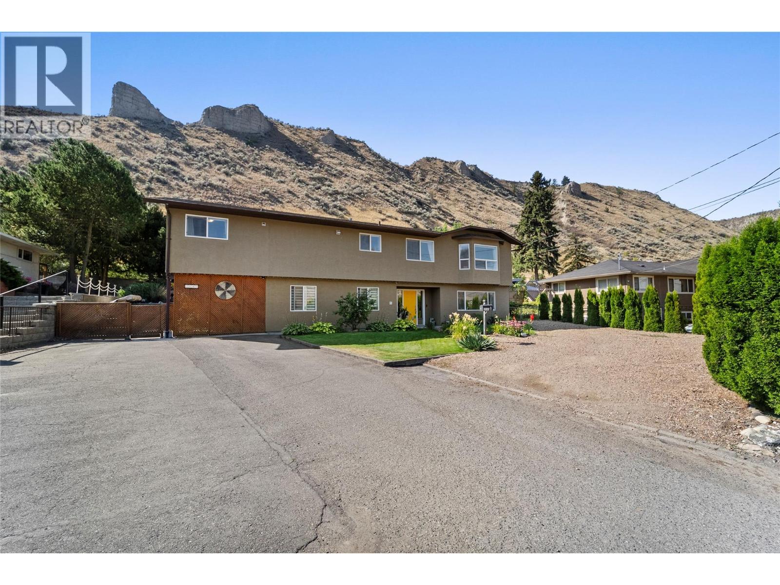 2045 Valleyview Drive Property Photo 1