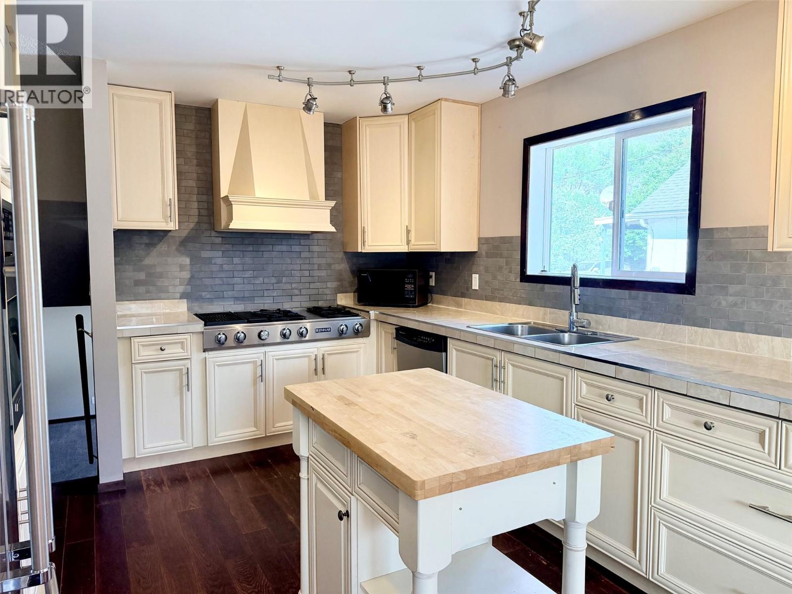 1804 Elm Street Property Photo 7