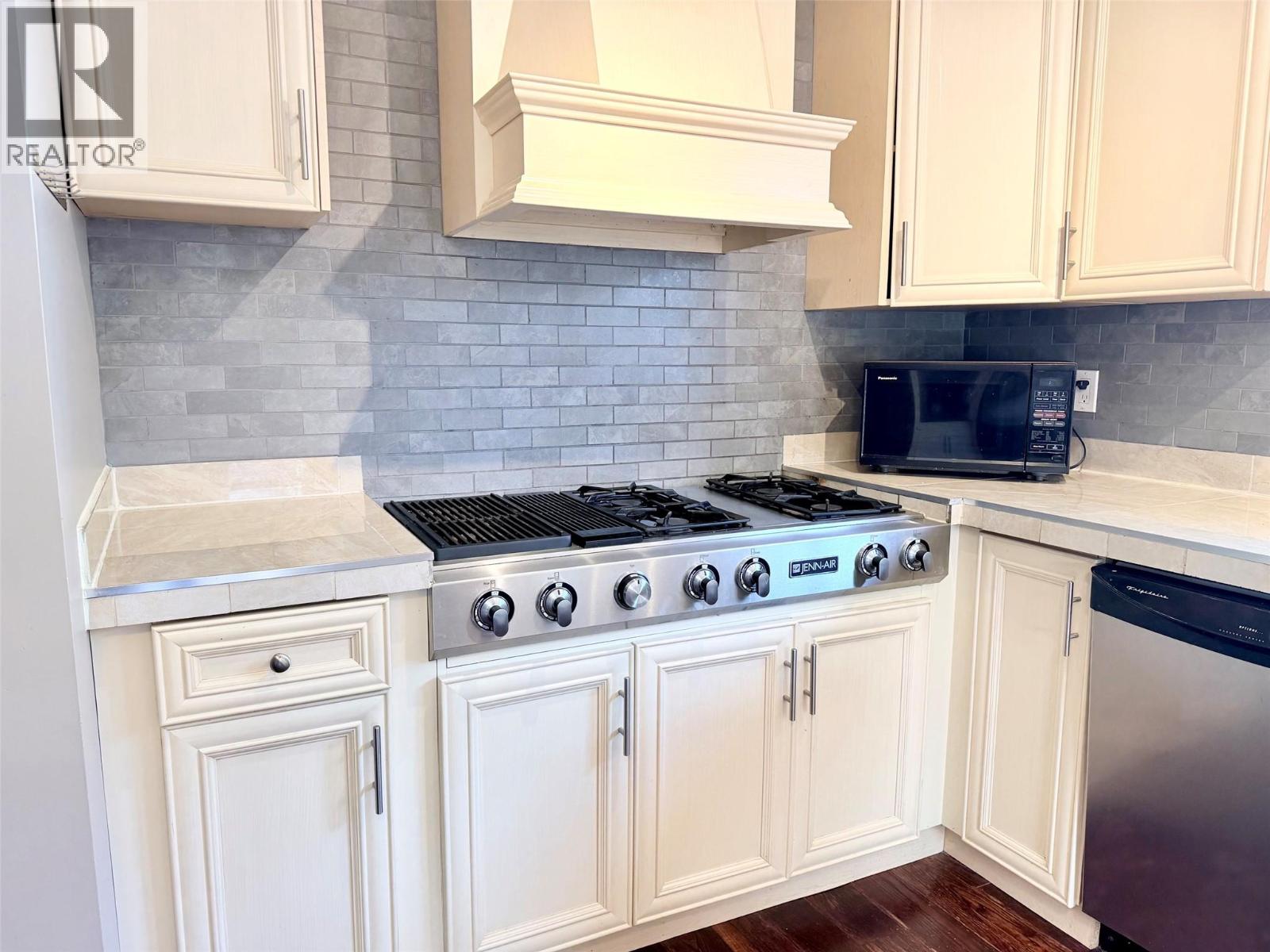 1804 Elm Street Property Photo 9