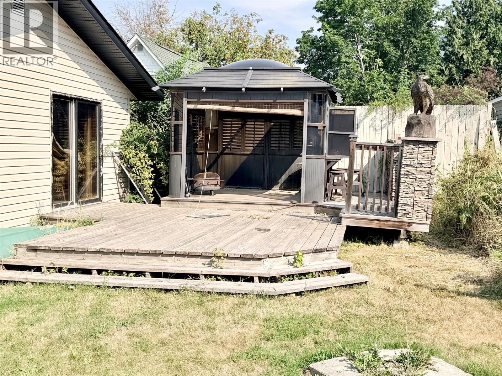 1804 Elm Street Property Photo 32