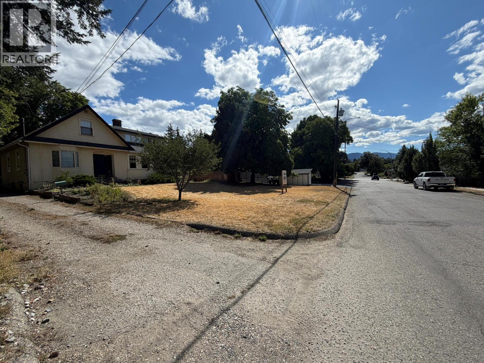 3201 19 Street Property Photo 7