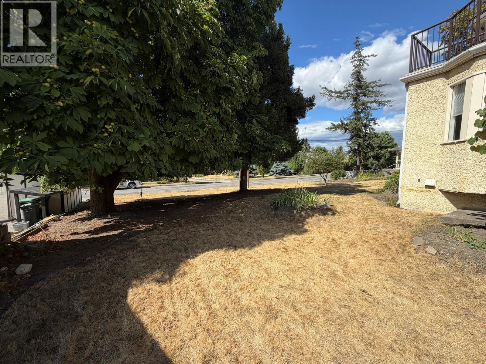 3201 19 Street Property Photo 9