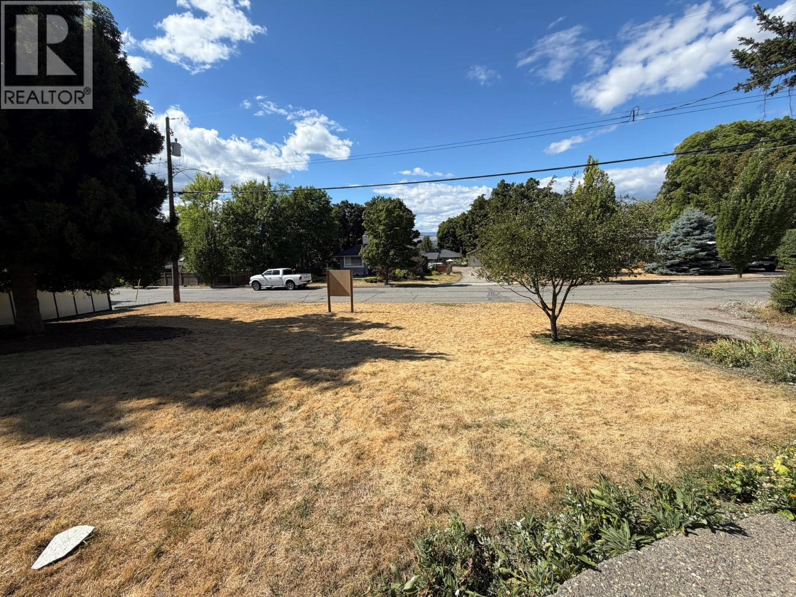 3201 19 Street Property Photo 13