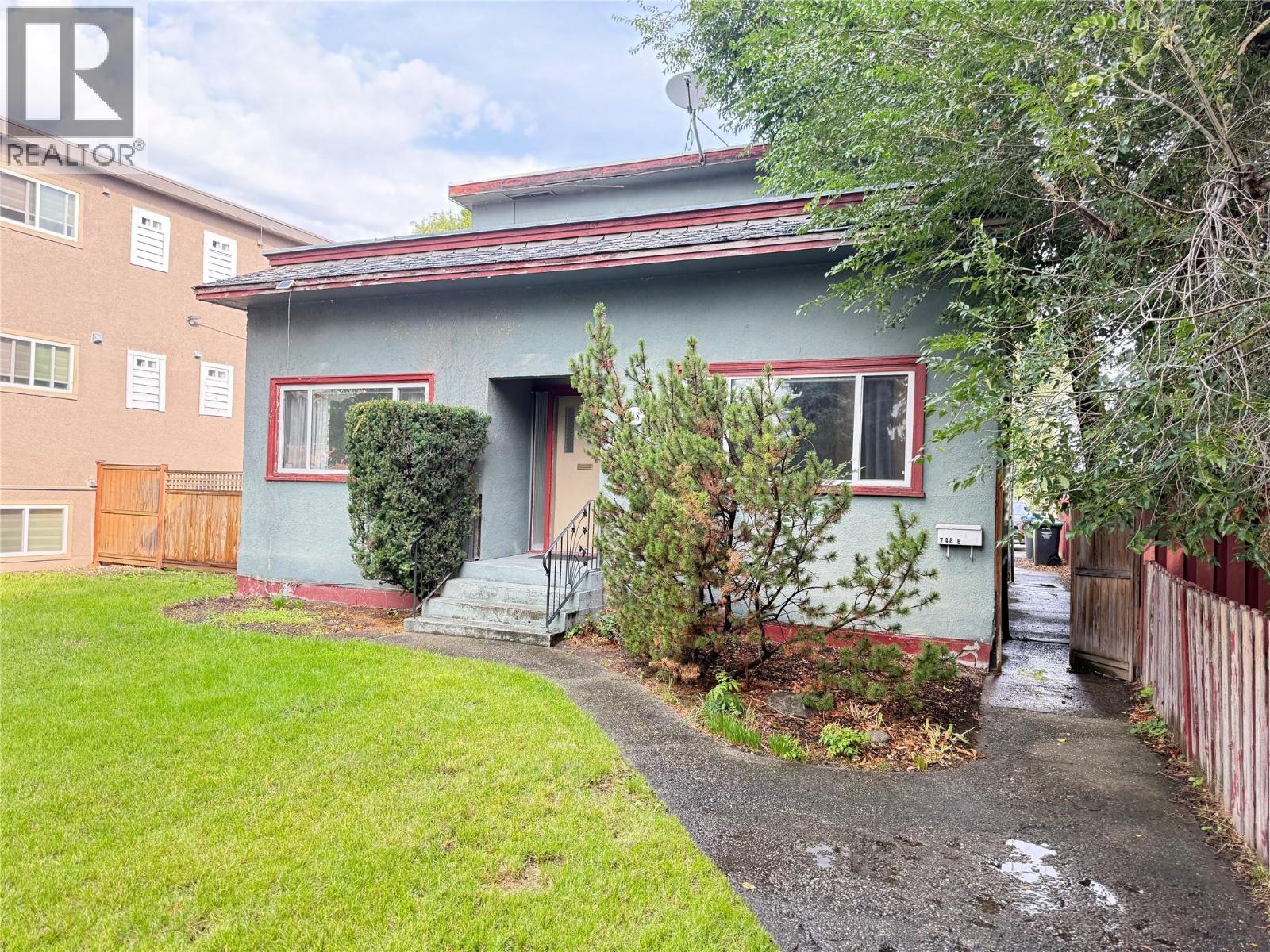 748 Bernard Avenue Property Photo 2