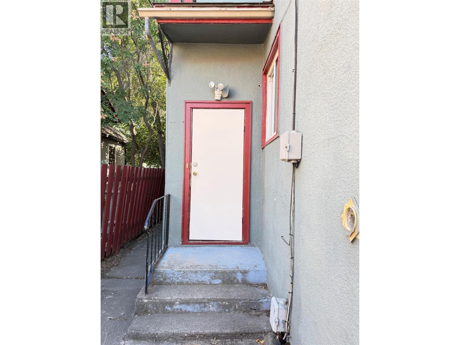748 Bernard Avenue Property Photo 7