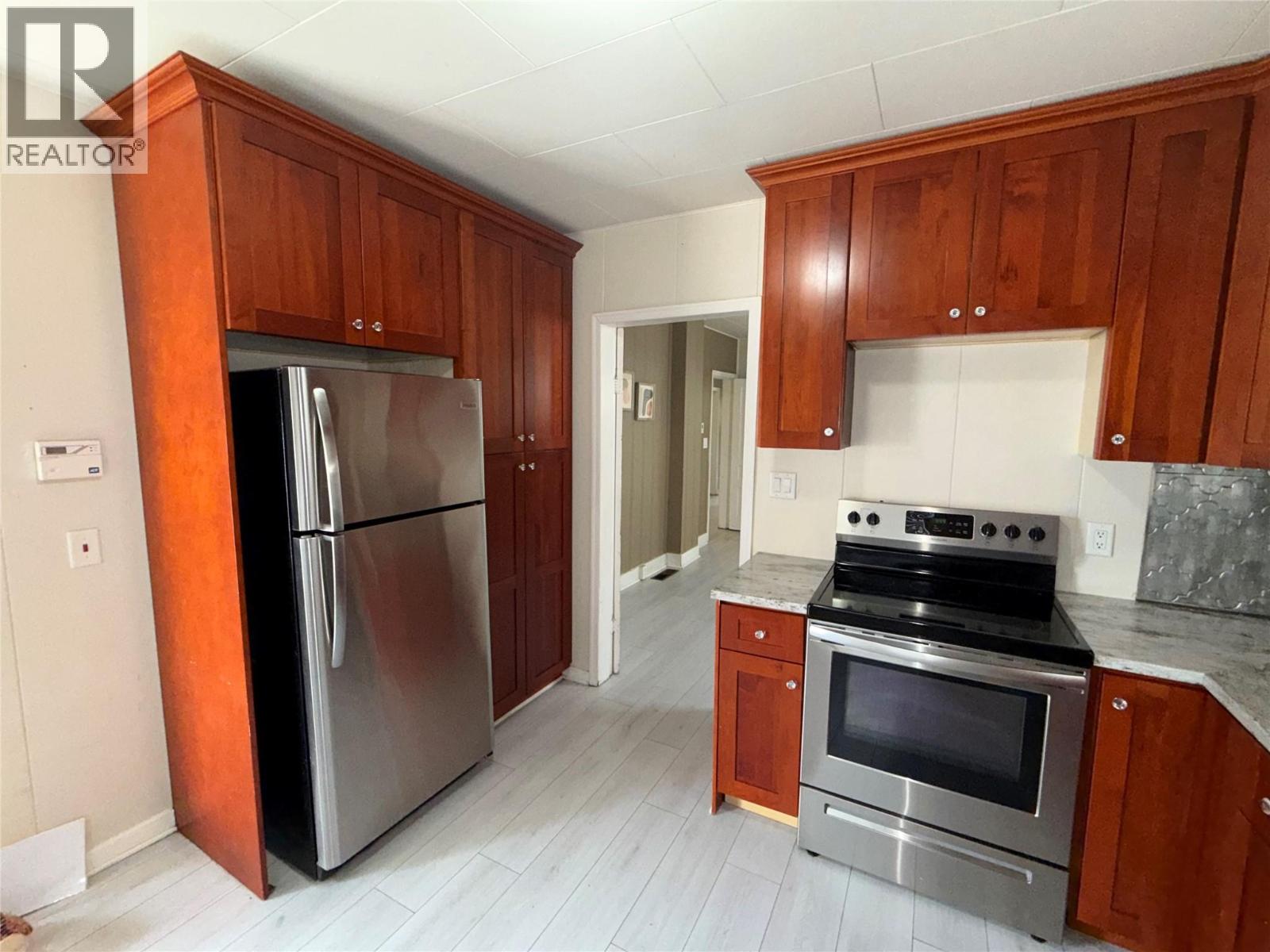 748 Bernard Avenue Property Photo 8