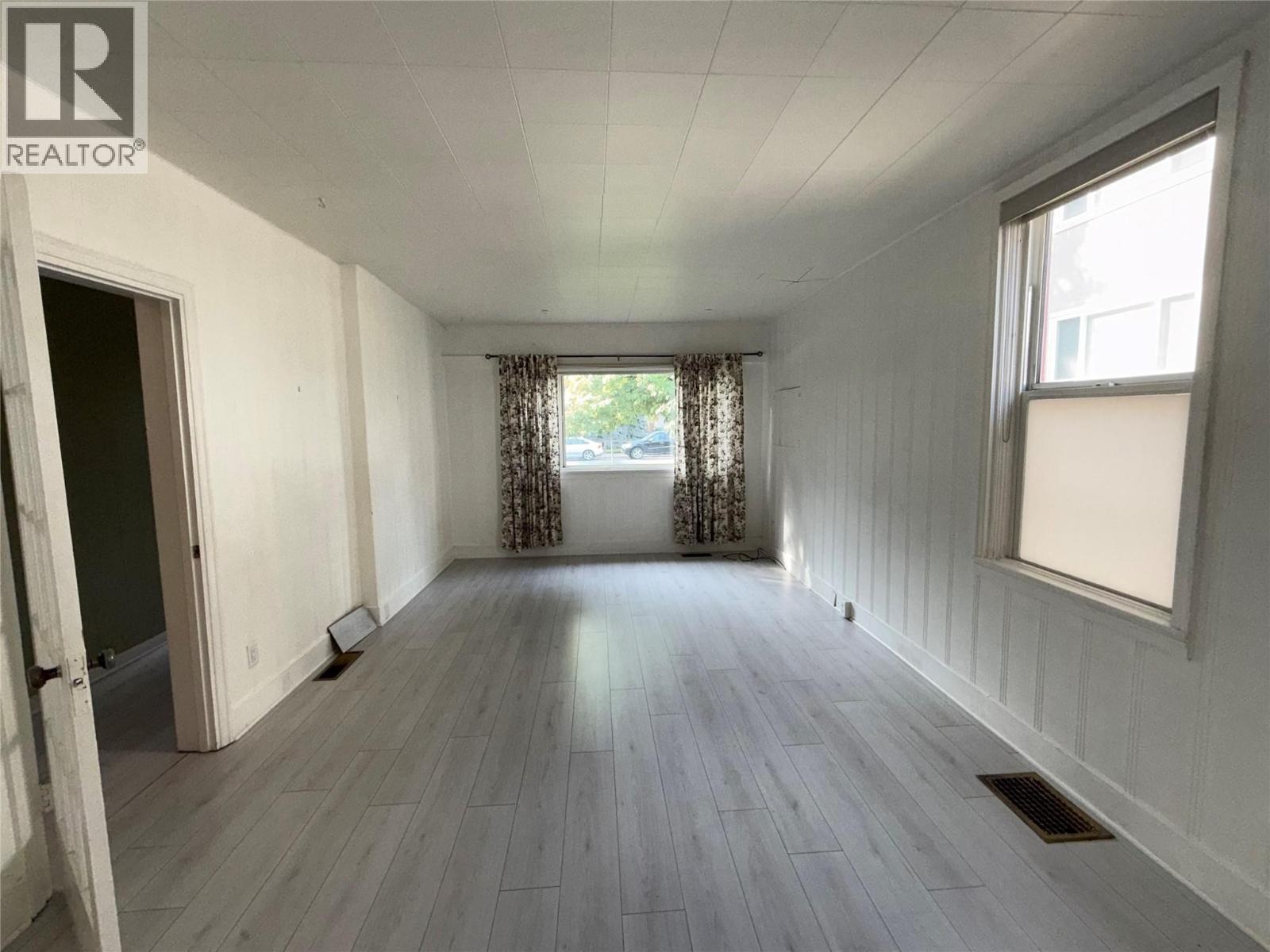 748 Bernard Avenue Property Photo 11
