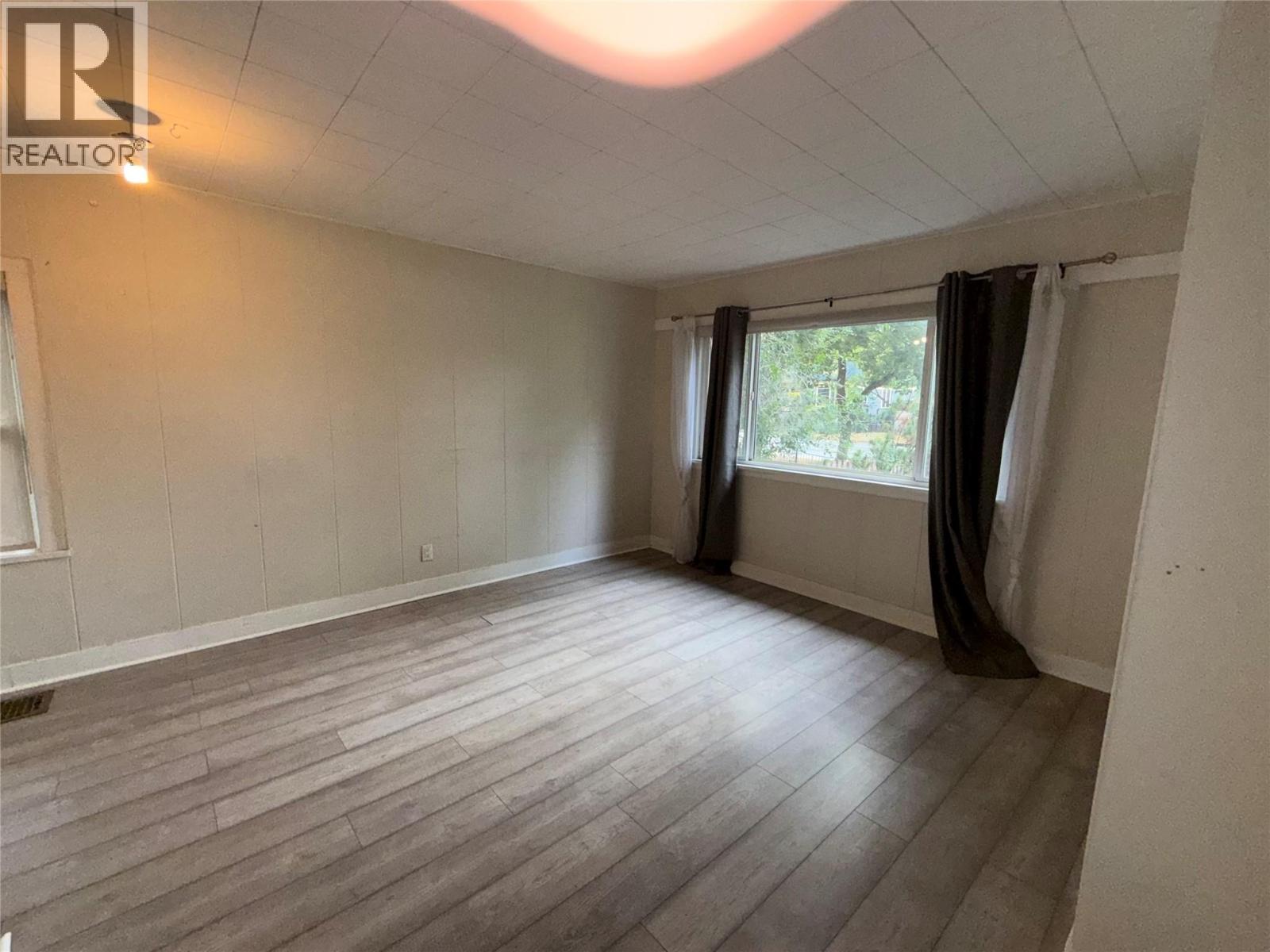 748 Bernard Avenue Property Photo 12