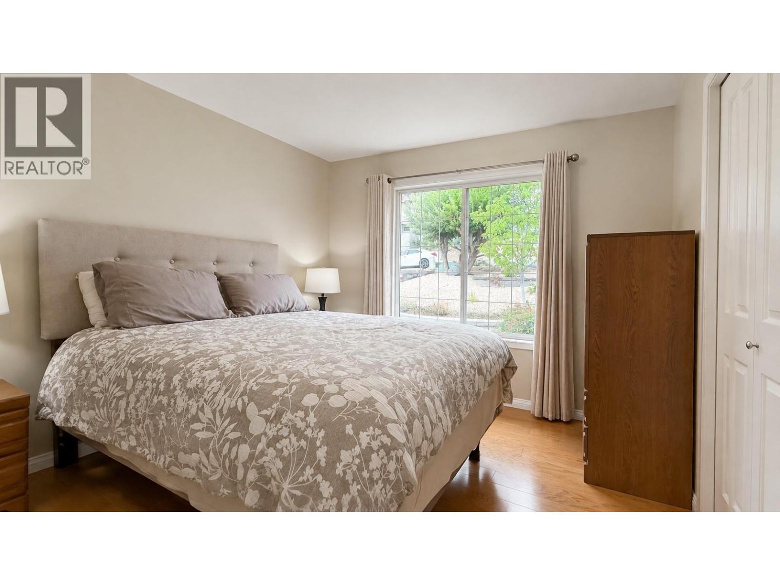 6519 Sherburn Road Property Photo 10