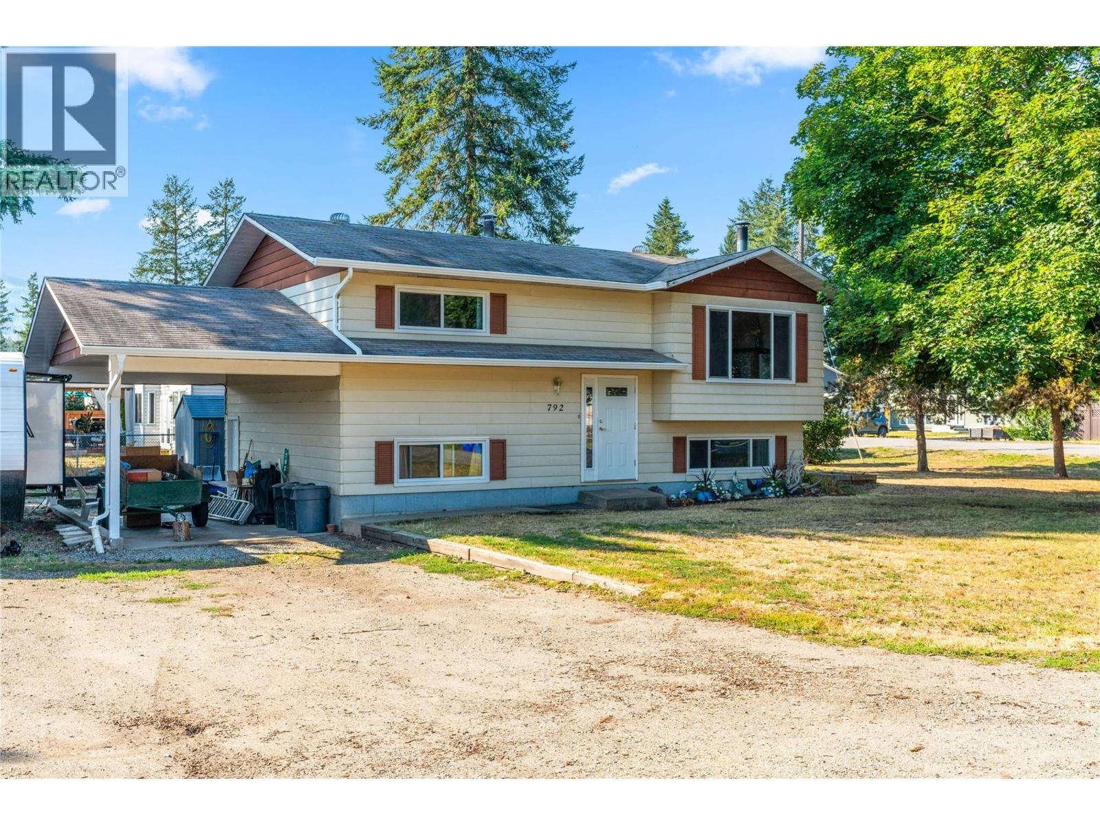 792 Eastwood Road Property Photo 1