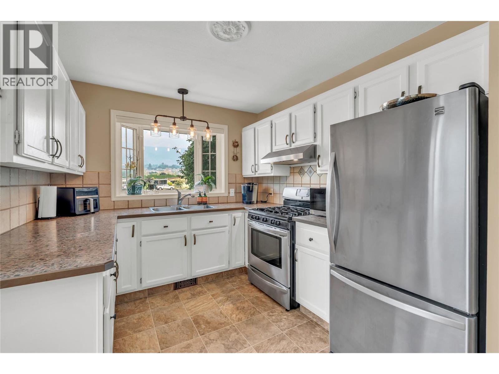 999 Burnaby Avenue Unit# 54 Property Photo 3