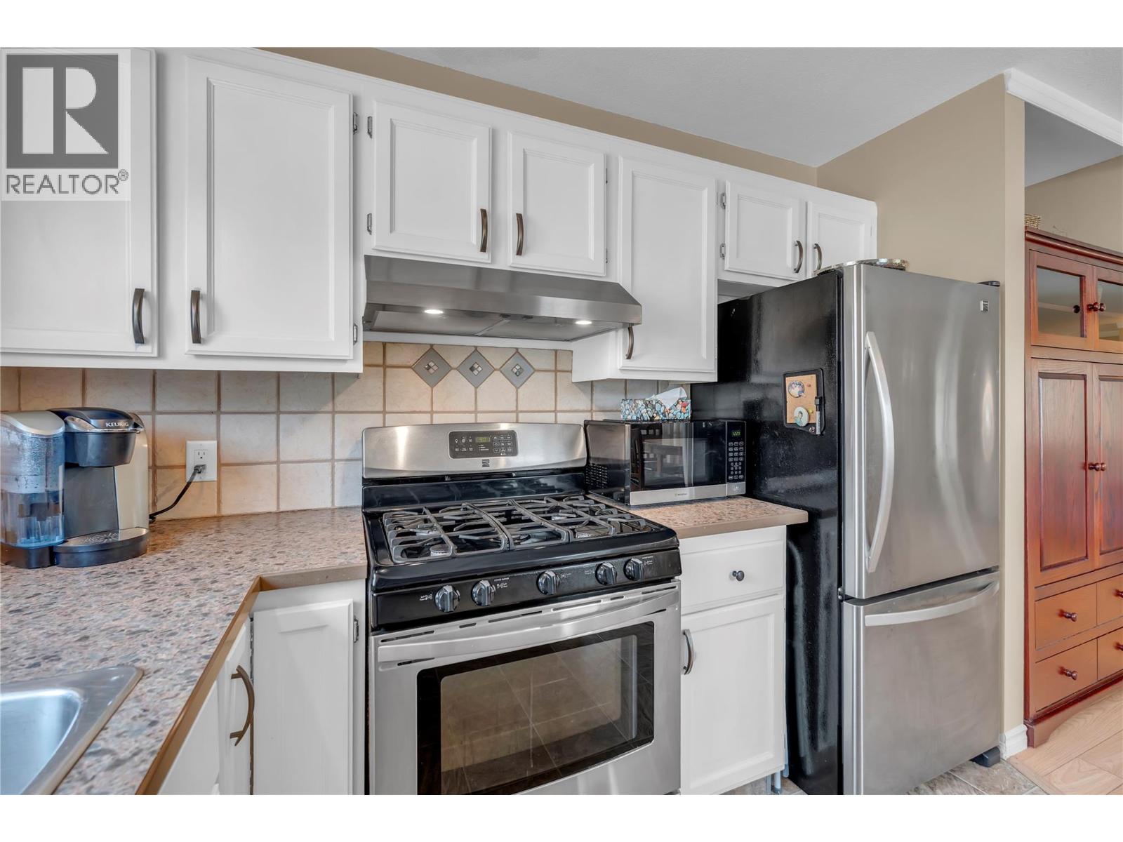 999 Burnaby Avenue Unit# 54 Property Photo 5