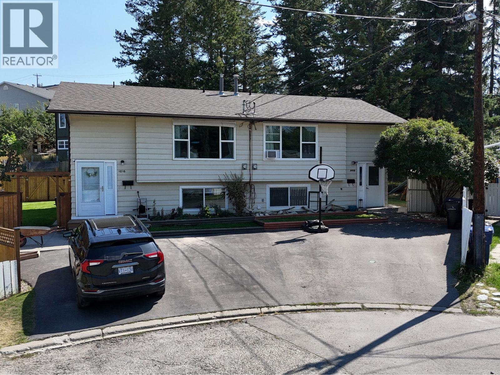 1018 12th Avenue S Property Photo 2