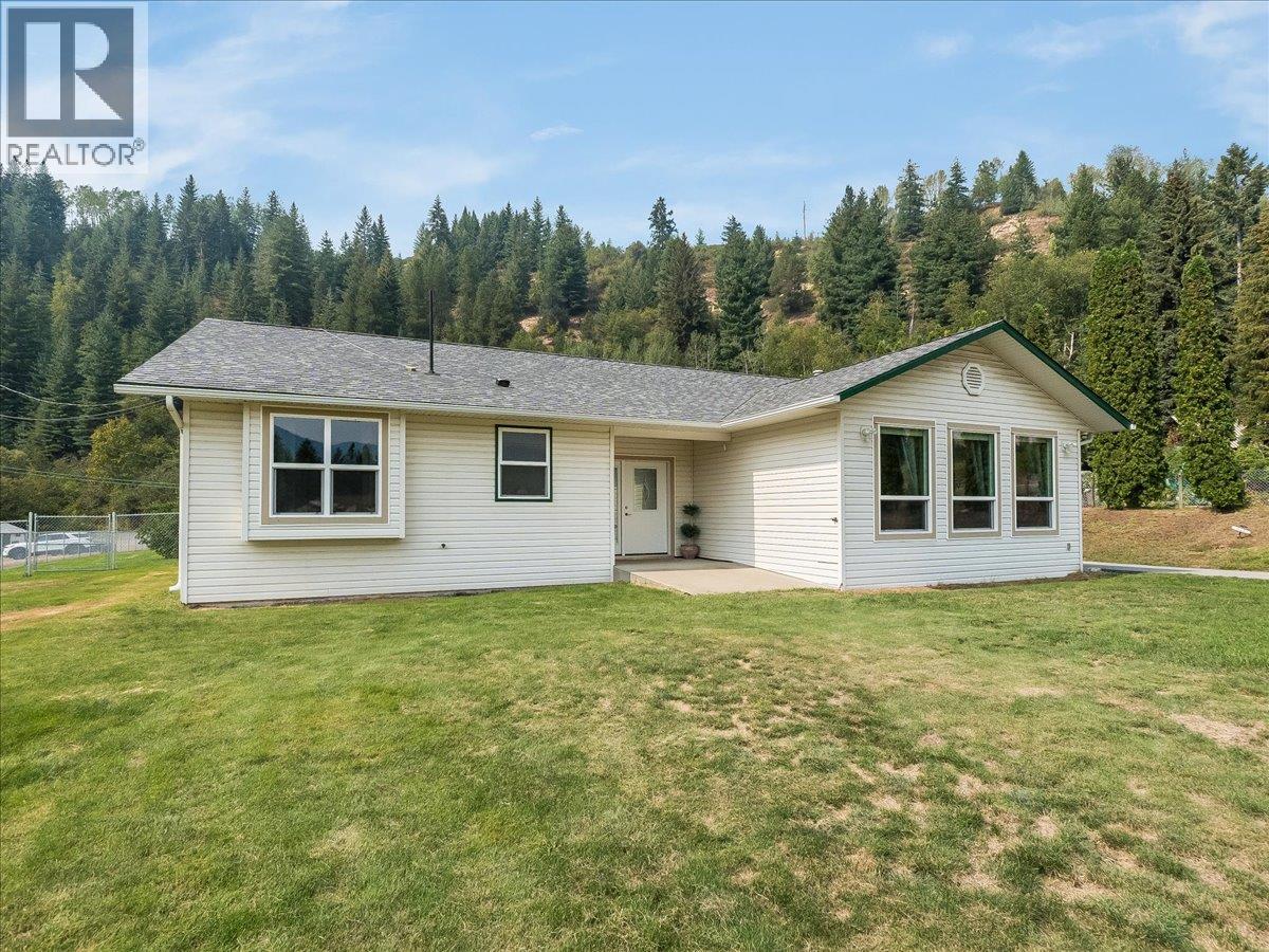 900 China Creek Road Property Photo 1
