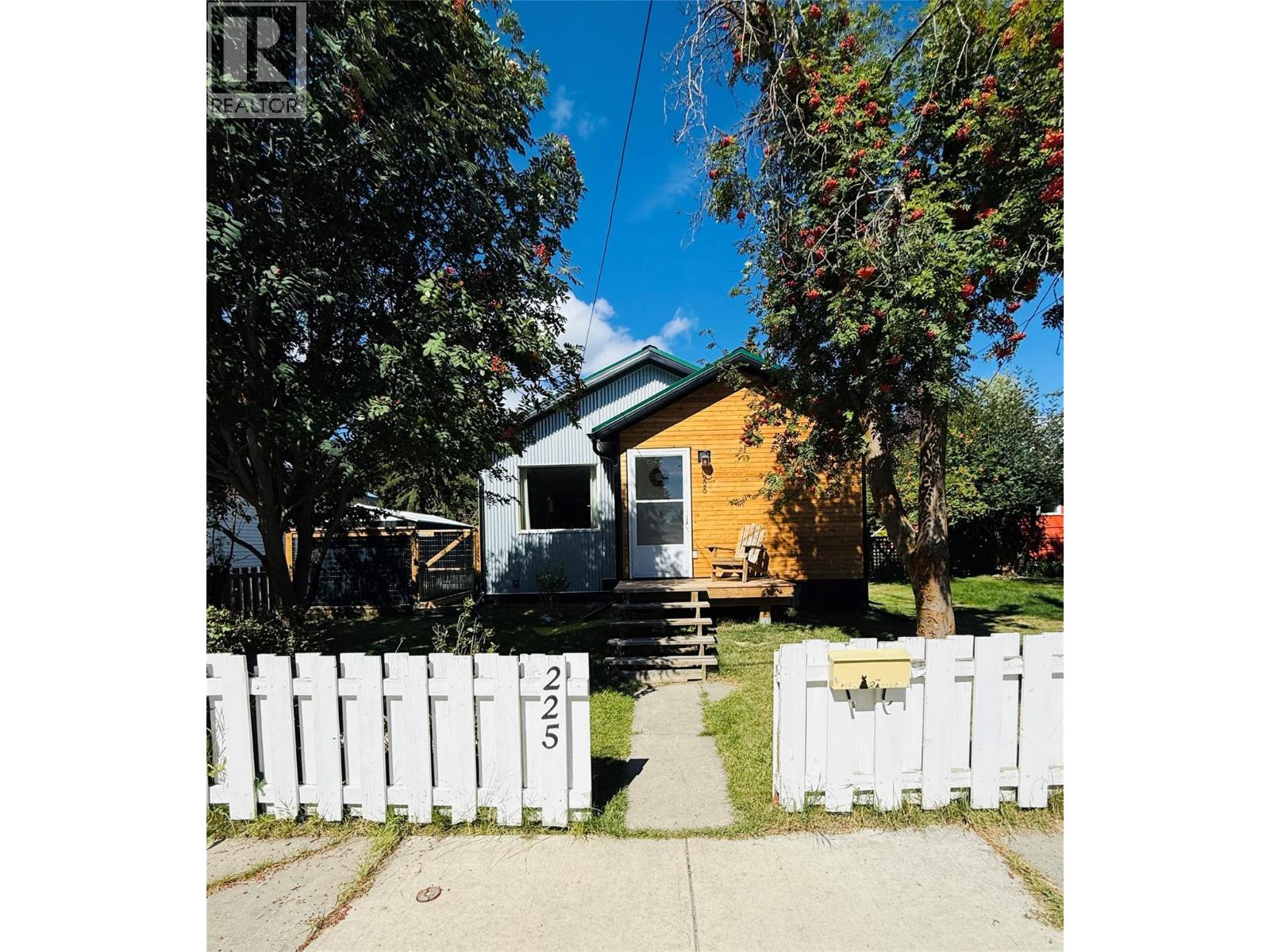 225 Dalgren Street Property Photo 1