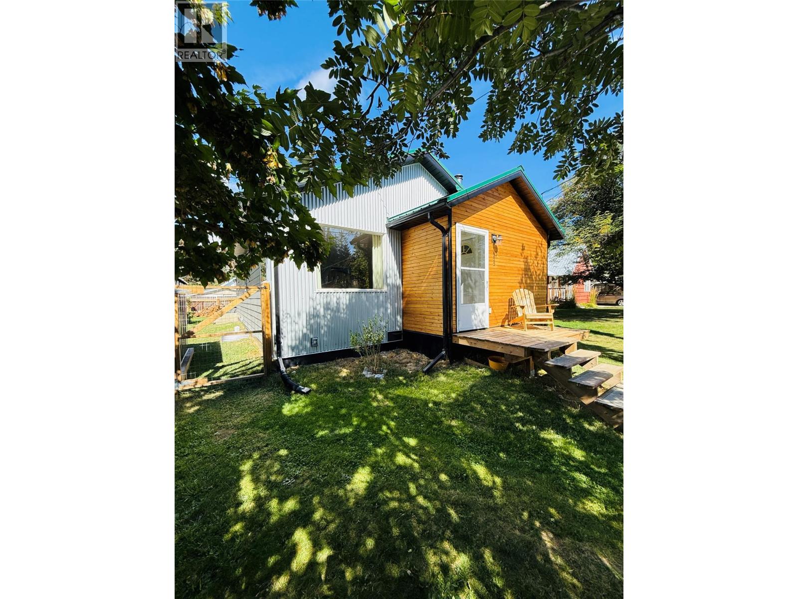 225 Dalgren Street Property Photo 4